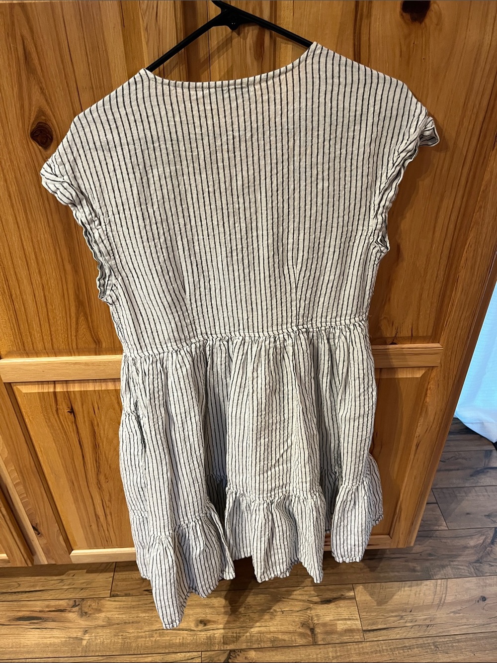 Vineyard Vines Jet Stripe Tiered Linen Dress, size Small - EUC - Picture 2 of 4